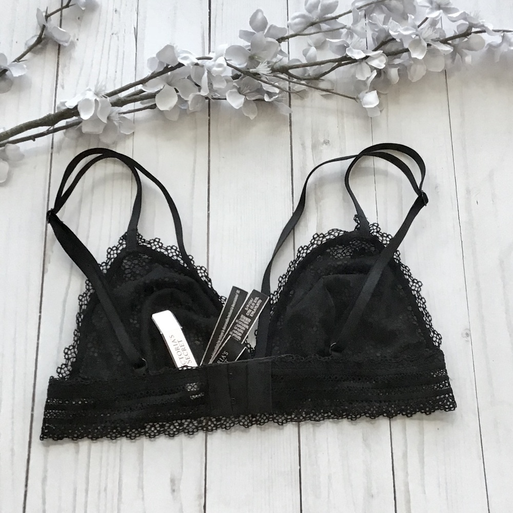 2/$25â¤ď¸ NWT Victoriaâs Secret Strappy Triangle Bra - Picture 2 of 3